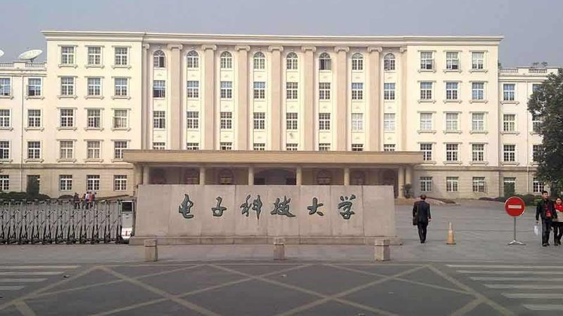 固态继电器与电磁继电器：耐久性对比解析**